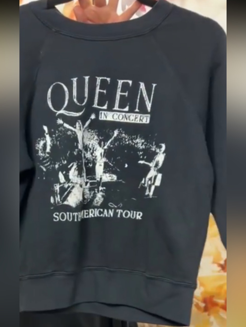QUEEN SWEATSHIRT ‘South American Tour’ in Black by LETLUV NWOT sz XS/S